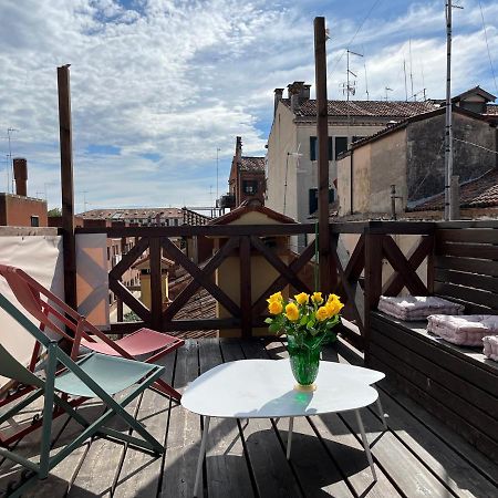 Casa Virginia Direct At The Canal Cannaregio With Own Roof Terrace Venezia Esterno foto